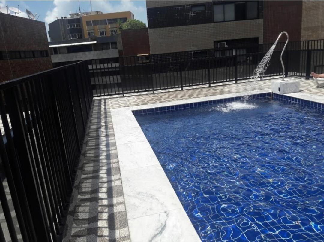 Excelente Quarto/sala *